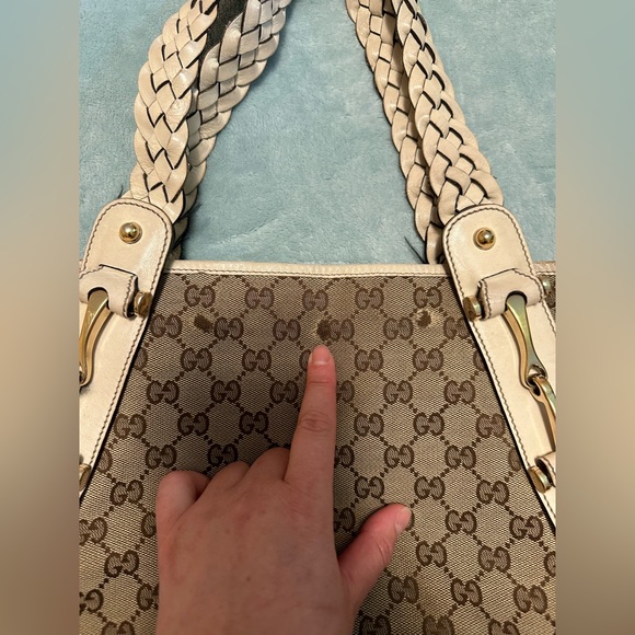 Gucci Pelham - Picture 9 of 10